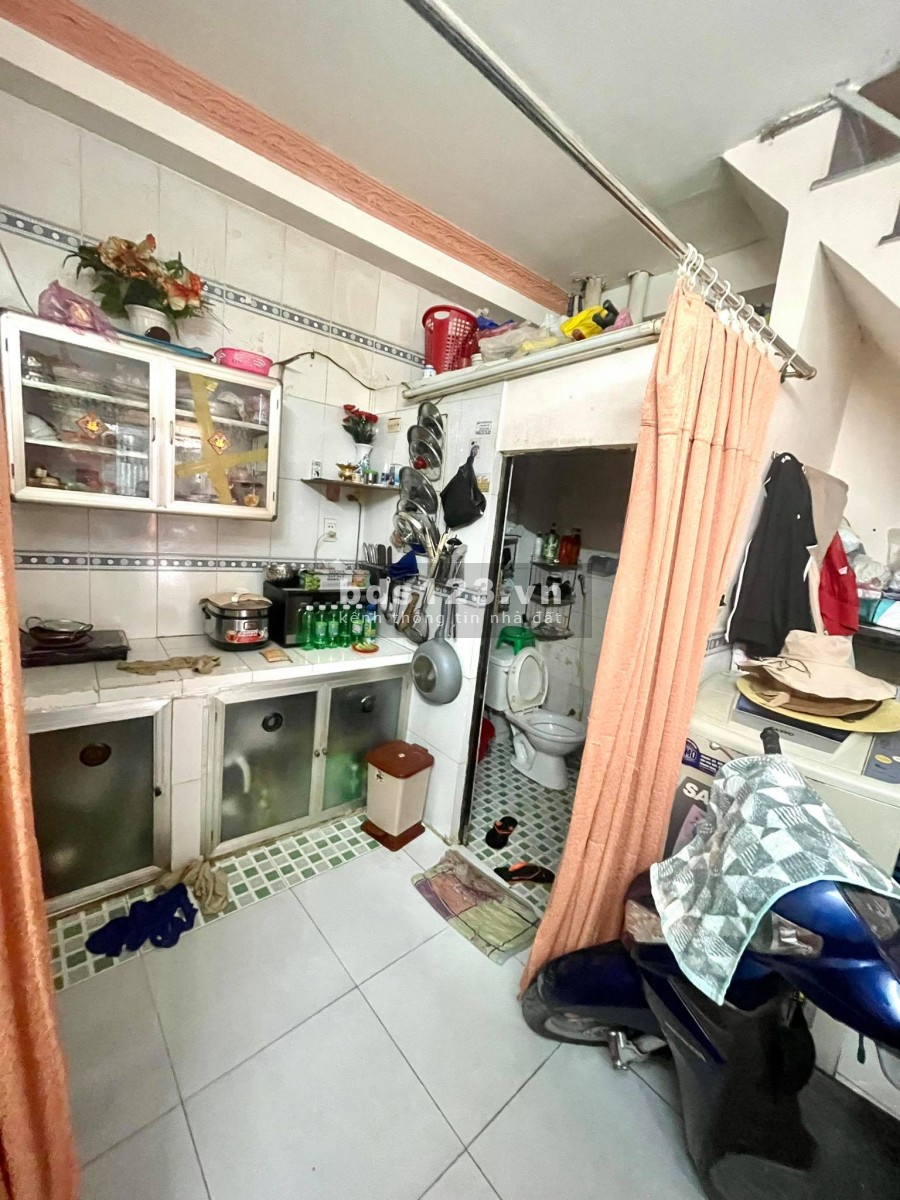 Đông Hồ phường 4, Quận 8 sát bên chợ Phạm Thế Hiển, lh 0362592754