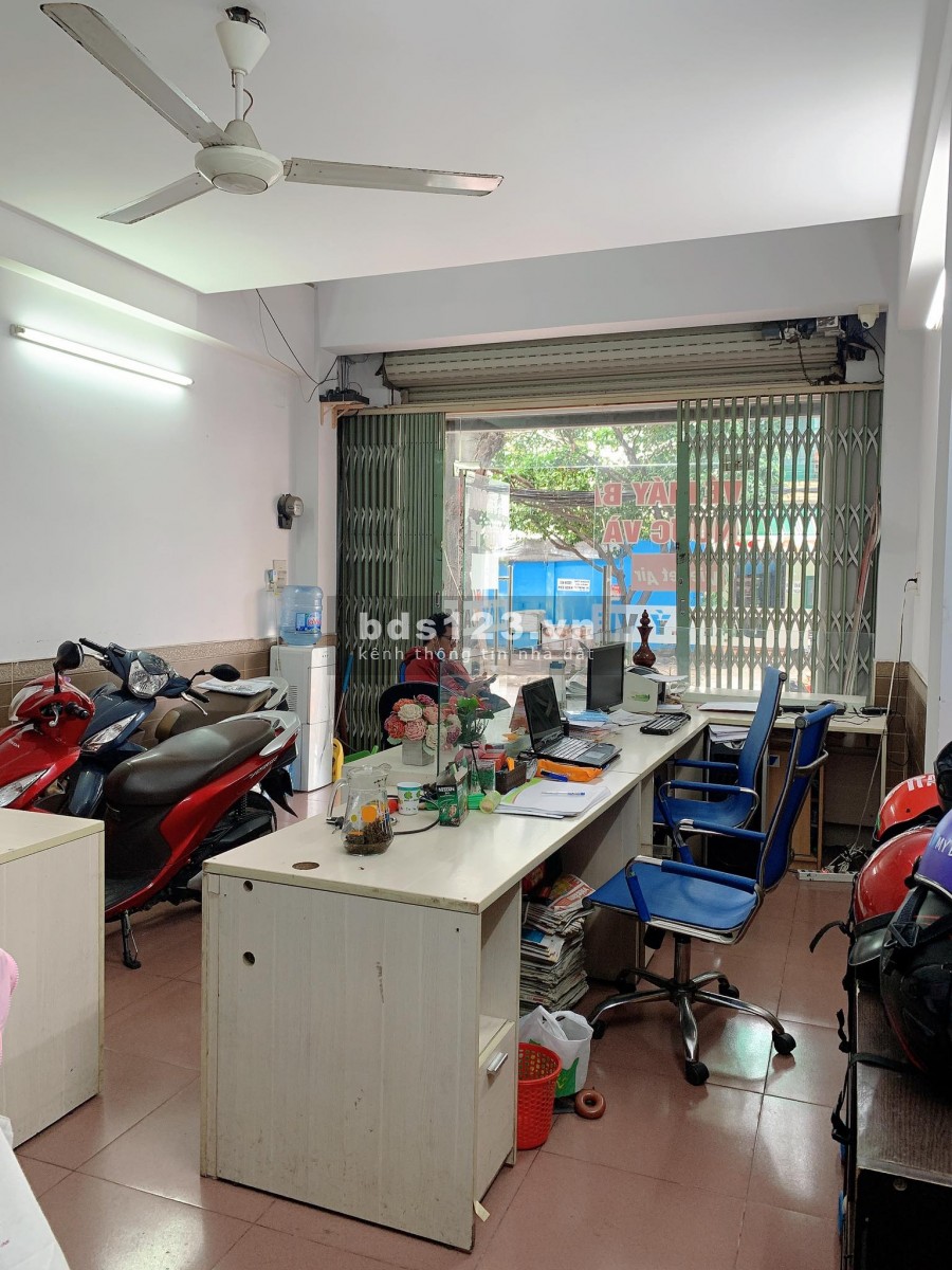 Bán nhà mặt tiền Lê Đình Thám, Tân Phú diện tích 36m2, 4 tầng giá 7 tỷ 5
