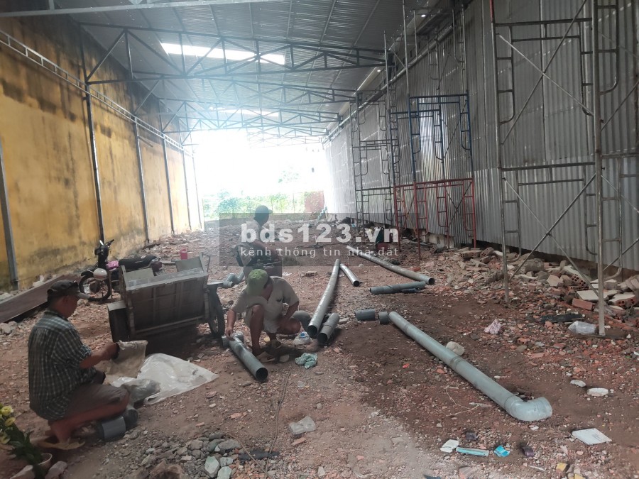 Kho 500m2 mặt tiền Lã Xuân Oai, kho mới cao-thoáng, có 3 pha