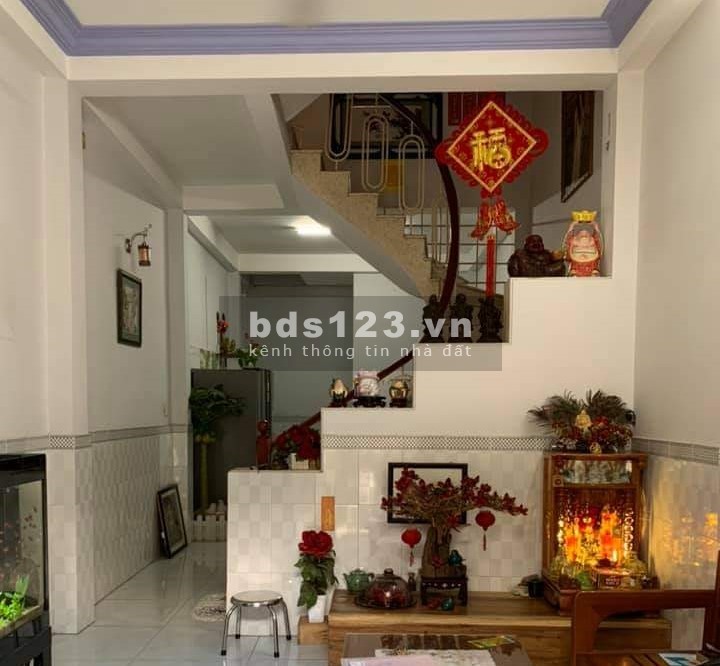 Nhà 3 tầng kiên cố, đường trước nhà 9m. Cộng Hòa, giá bán 3,9 tỷ