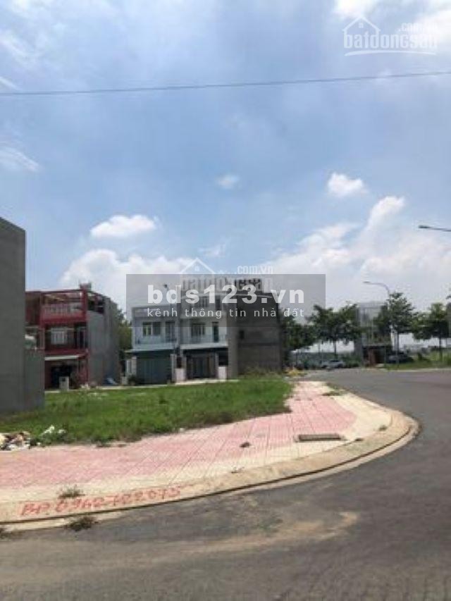 Lô góc cần bán, thổ cư 200m2- Đức Hoà Long An, mặt tiền kinh doanh, SHR