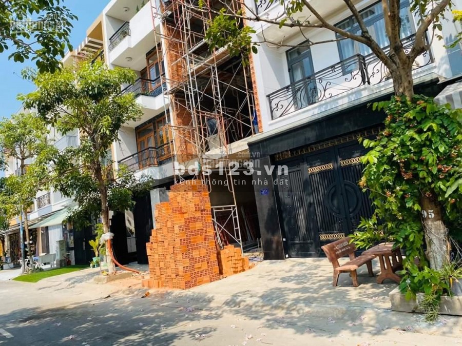 Cần bán lô đất 2 mặt tiền vị trí đẹp trong khu vực Đông Dân Giá Tốt để đầu tư 1 tỷ 900 tr