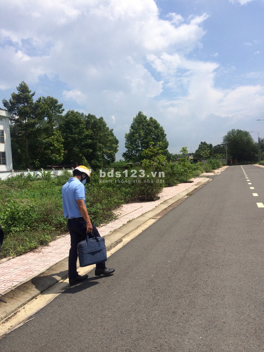 MT ĐT 769 KCN Dầu Giây Thống Nhất, Công Ty Longwell 1km 30.000 Công Nhân