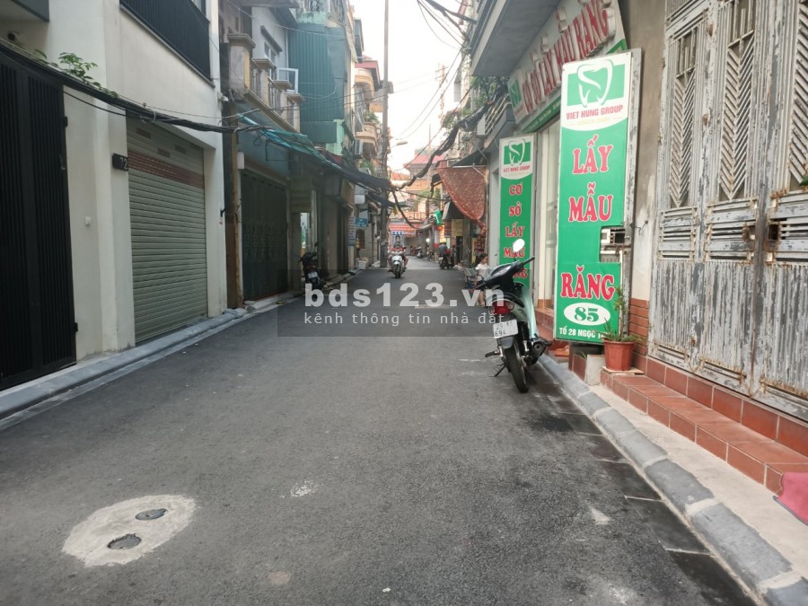 Bán đất tặng nhà C4 đang thuê tại Ngọc Thụy, Long Biên,ôtô, 40m2, Giá nhỉnh 2 tỷ