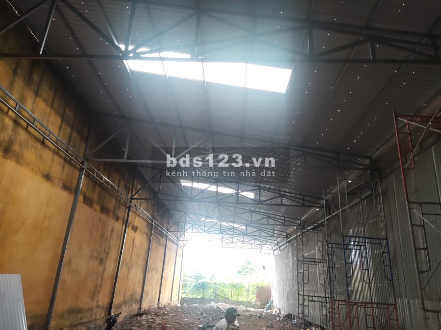 Kho 500m2 mặt tiền Lã Xuân Oai, kho mới cao-thoáng, có 3 pha