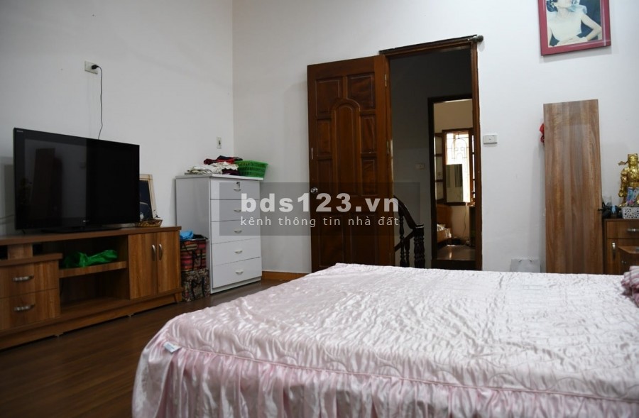Bán nhà Ngọc Thụy 50m2 dt 20m ô tô, mặt tiền 5m, giá bán 2.75 tỷ, 3 tầng