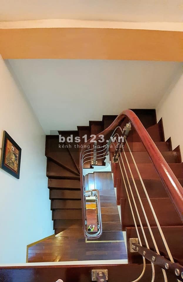 Bán nhà Nguyễn Văn Linh- Long Biên, ô tô đỗ cửa, 50m2-5m mặt tiền, giá 4.8 tỷ