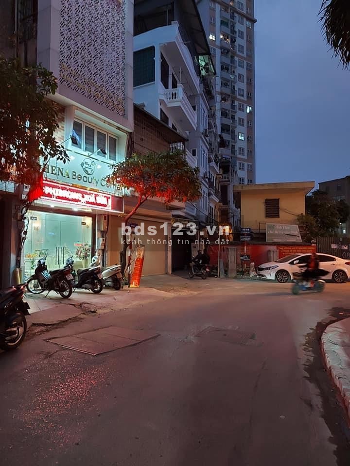 Bán nhà Mặt Phố Nguyễn Đức Cảnh, dt 81m2, mt 4.9m, Nhà C4 mặt phố, Sổ đỏ vuông đẹp