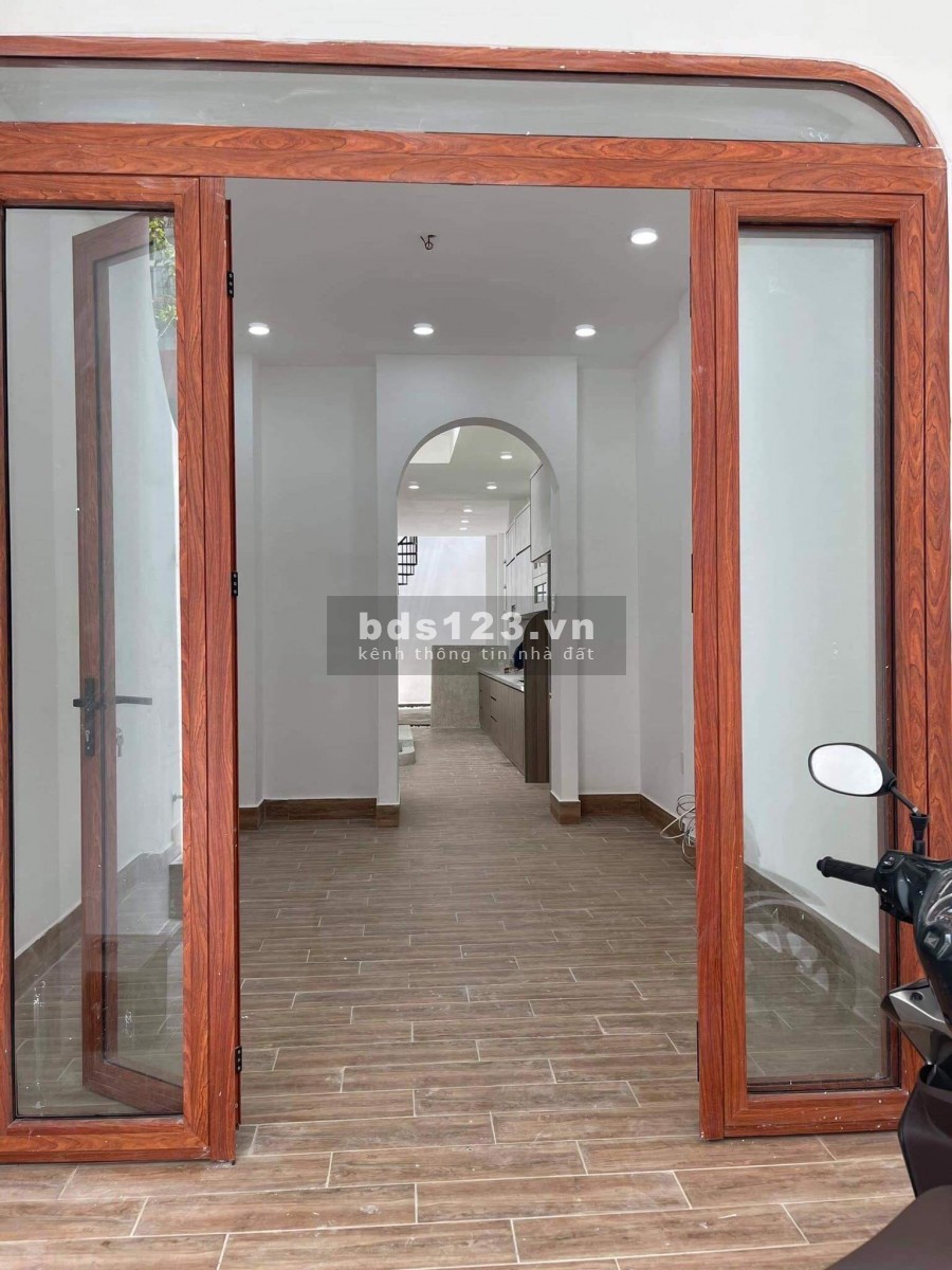 Khuông Việt diện tích 68m2 hẻm xe hơi 6tỷ Phú Trung Quận Tân Phú