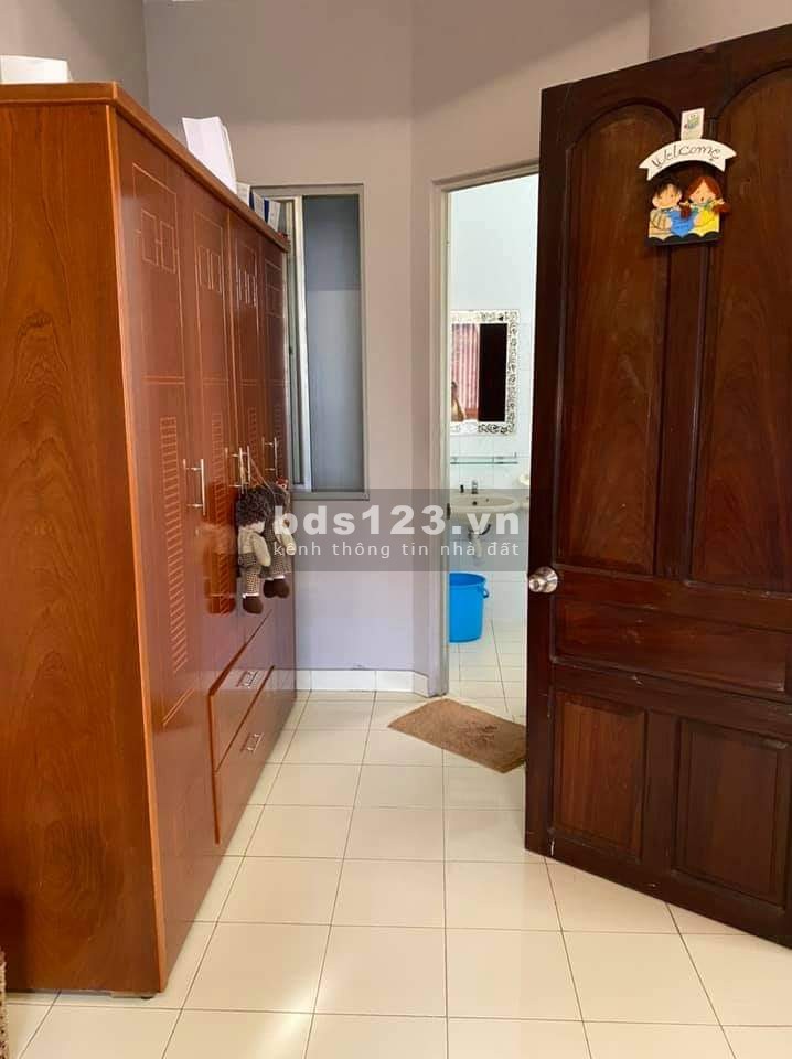 Nhà 3 tầng kiên cố, đường trước nhà 9m. Cộng Hòa, giá bán 3,9 tỷ