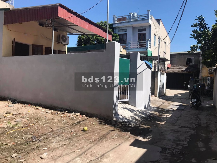 Bán 2 lô đất phố Nguyễn Hữu Cầu, TP HD, diện tích 90m2, mt 4.5m, đường ô tô, giá cực ok