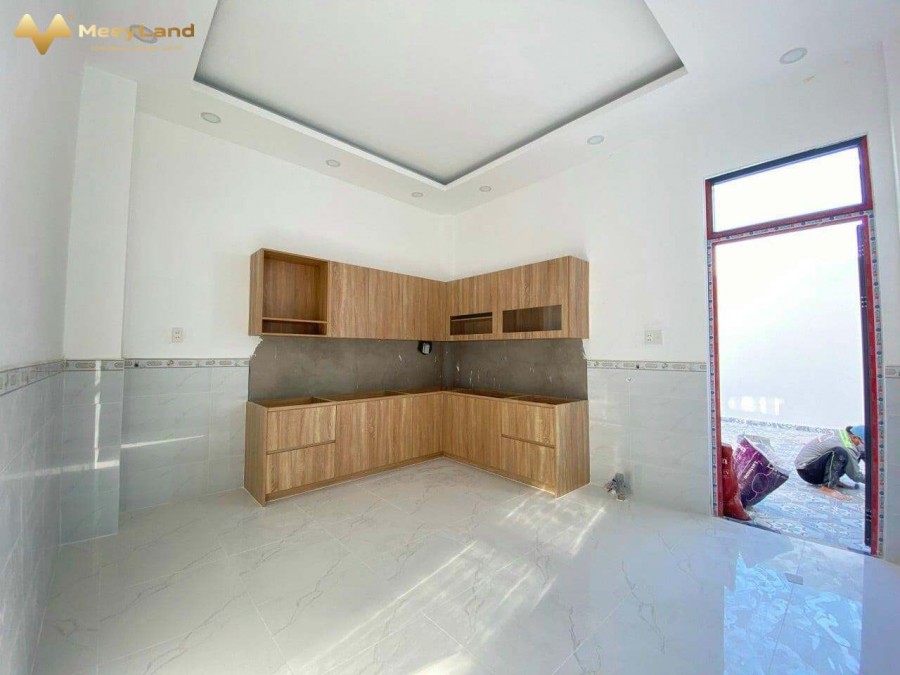 Bán nhà nguyên căn đúc kiên cố Quận Bình Tân, dt 80m2, 3 tầng, giá 5.9 tỷ, lh: 0917173744 Nghĩa