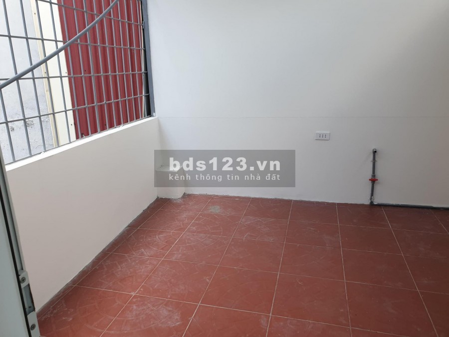 Bán gấp nguyên căn nhà Cẩm Văn La Thành diện tích 42m2, 4 tầng giá 3.8 tỷ