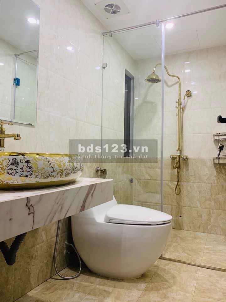 Bán nhà siêu hiếm Phố Nguyễn Văn Cừ dt 62m2 sổ đẹp giá 3.45 tỷ
