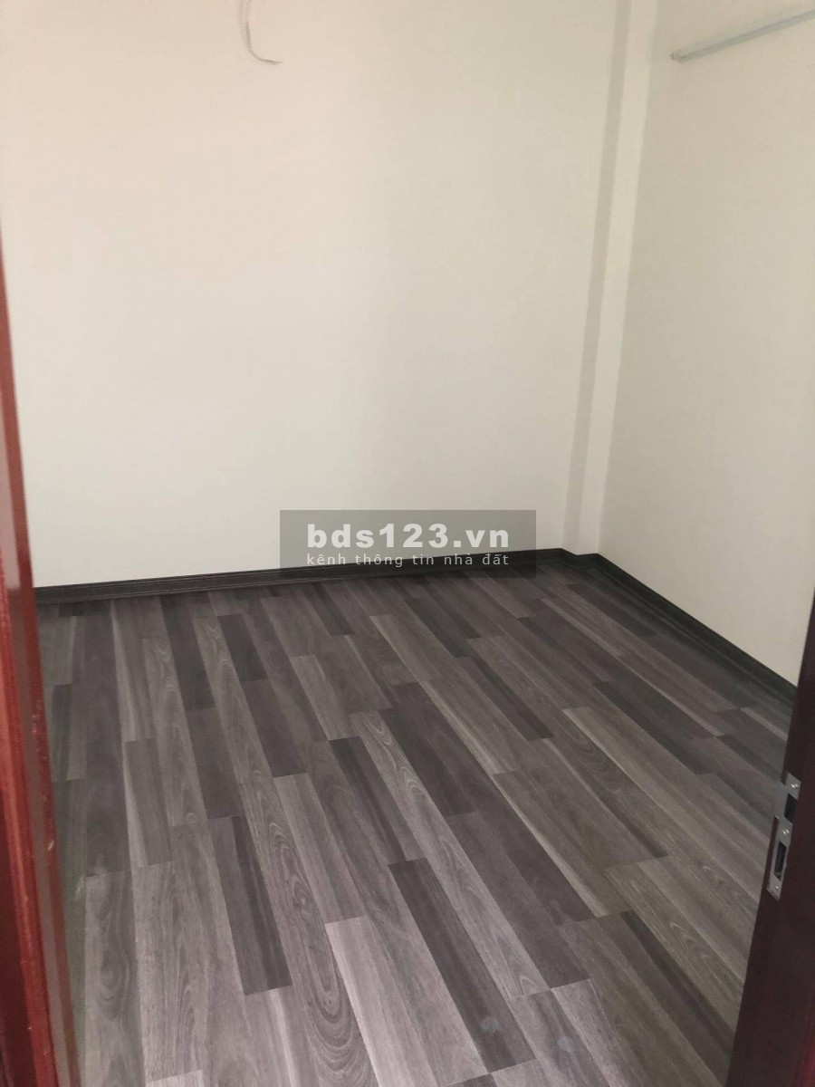 Bán gấp nguyên căn nhà Cẩm Văn La Thành diện tích 42m2, 4 tầng giá 3.8 tỷ