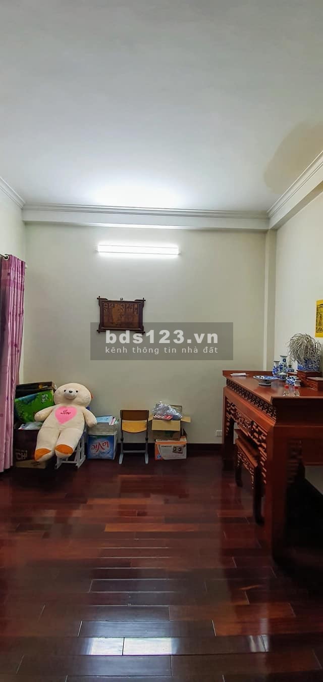 Bán nhà Nguyễn Văn Linh- Long Biên, ô tô đỗ cửa, 50m2-5m mặt tiền, giá 4.8 tỷ