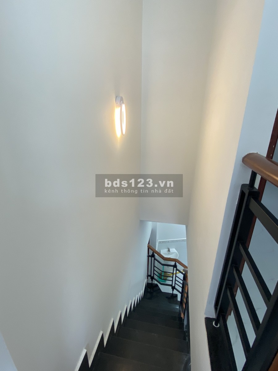Nhà MỚI 2 tầng, 3.1x8 hoàn công, hẻm 3 gác Lò Gốm Quận 6, giá 3ti4 thương lượng