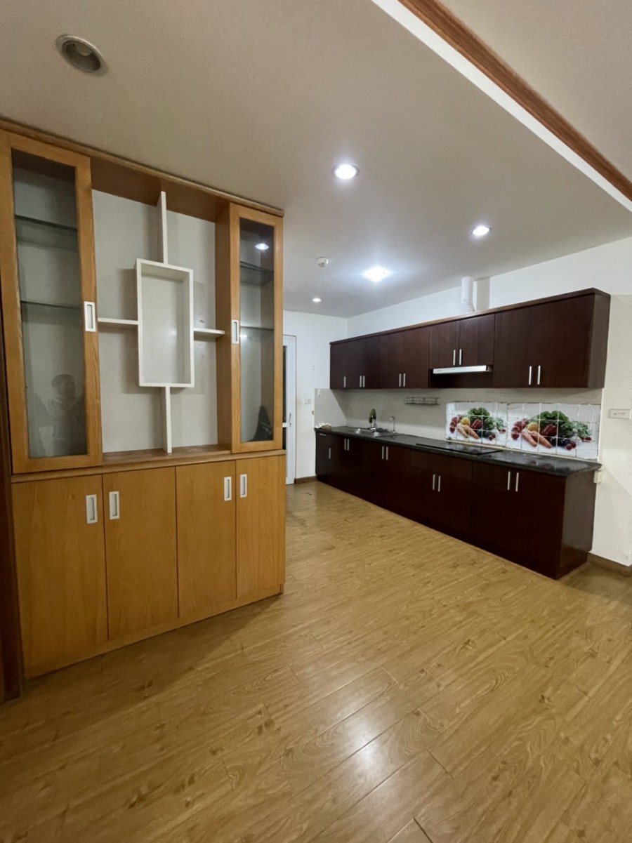 Chính chủ cần bán căn 3310- tòa V1 Văn Phú Victoria, phường Phú La, Hà Đông.