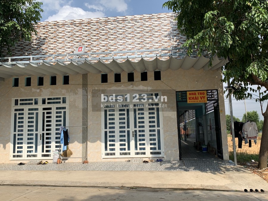 Dịch bệnh kinh doanh thua lỗ tôi cần bán gấp 4 dãy nhà trọ ngay KCN và 450m2 đất