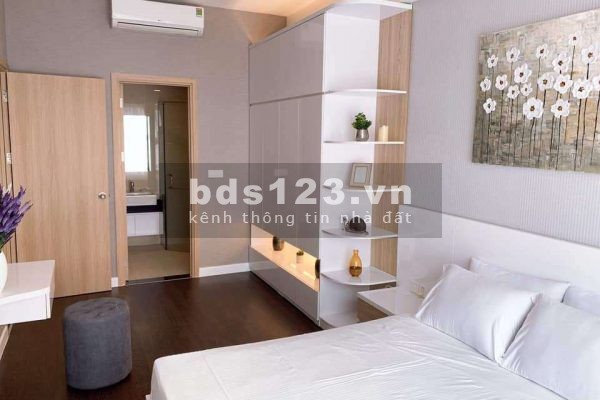 Kingston Residence - Cho thuê căn hộ 2PN tầng cao view Đông Nam đón gió. Giá thuê: 17 triệu.LH:0765568249 Anh Văn