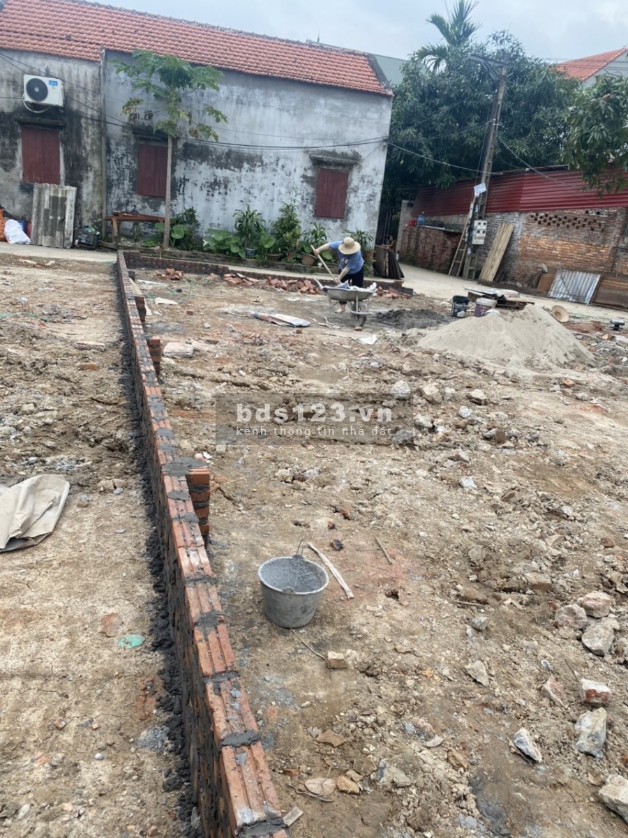 Đất thổ cư 190m, chia 3 cực đẹp, đường ô tô vào tận nhà, Giá tốt. lh 0835459289