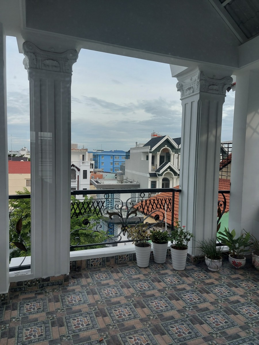 Bán gấp nhà đường Tân Trụ, P15, Tân Bình 5 tầng giá chỉ 6 tỷ thương lượng.