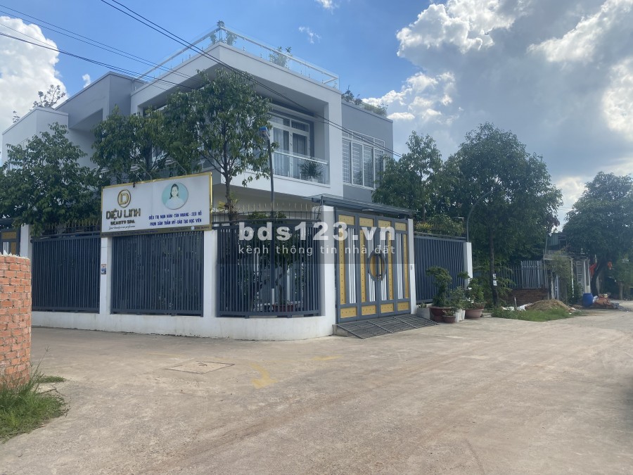 Bán biệt thự phường Tân Phong Biên Hoà 12 x20 góc 2mặt tiền giá 5,9tỷ