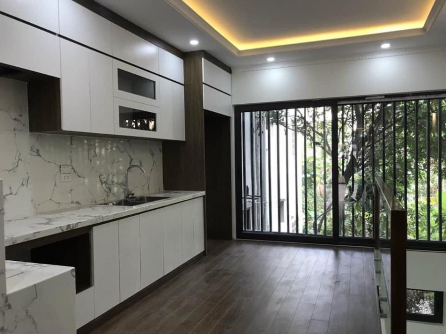 Nhà phố Hào Nam lô góc 4m ra ô tô tránh, an sinh đỉnh, dt 45m2, 4 tầng đúc, mt 4m, giá 5.8 tỷ