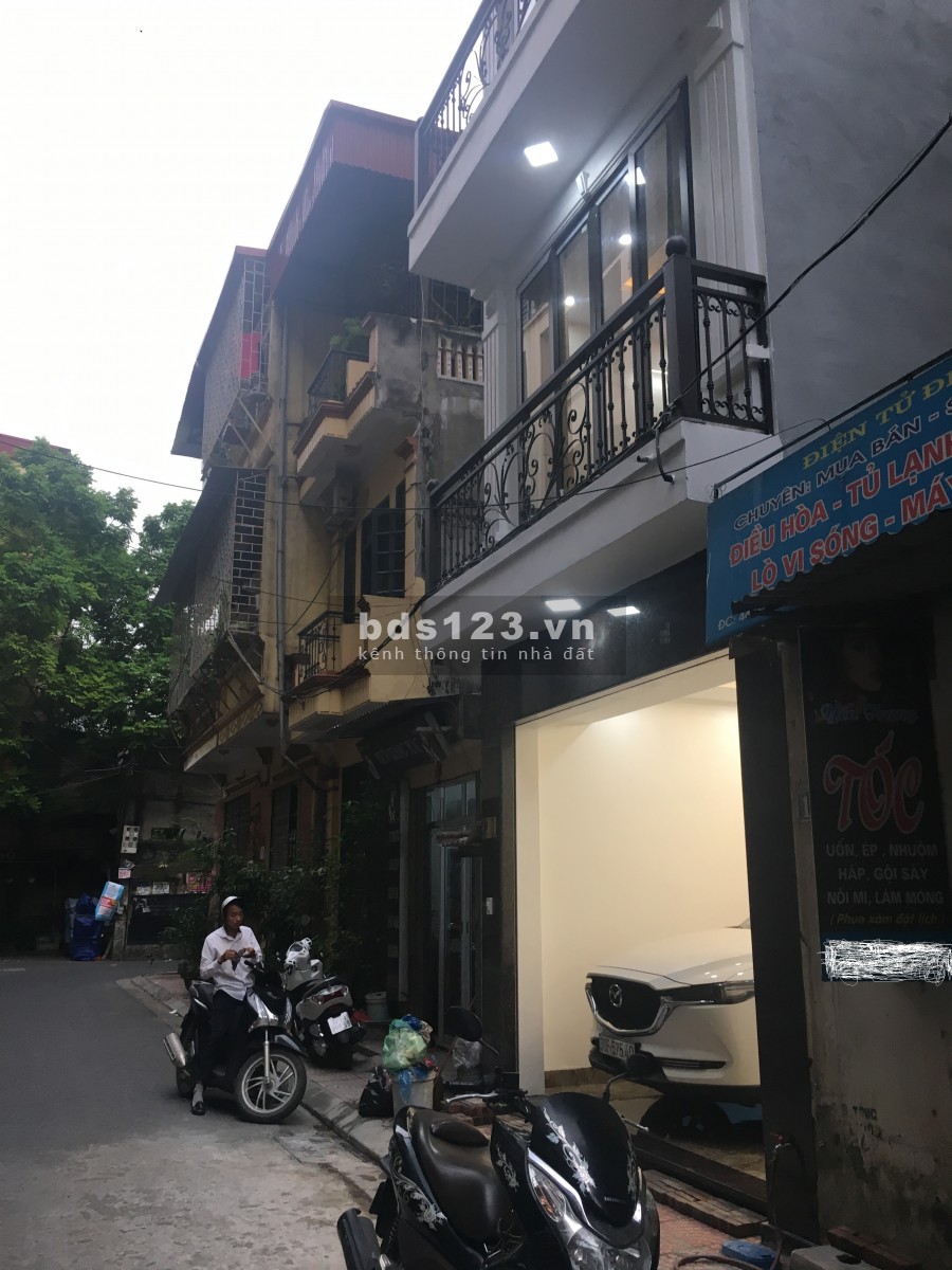 Bán nhà siêu hiếm Phố Nguyễn Văn Cừ dt 62m2 sổ đẹp giá 3.45 tỷ