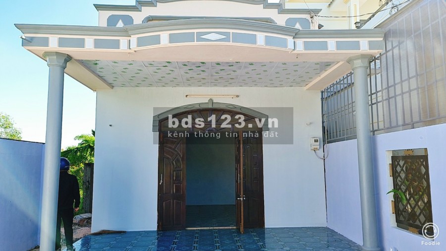 Bán nhà mặt tiền 2 phòng ngủ, 1 bếp, 2 nhà vệ sinh, giá rẻ, dt 6x23m