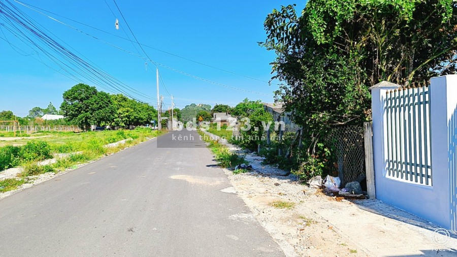 Bán nhà mặt tiền 2 phòng ngủ, 1 bếp, 2 nhà vệ sinh, giá rẻ, dt 6x23m