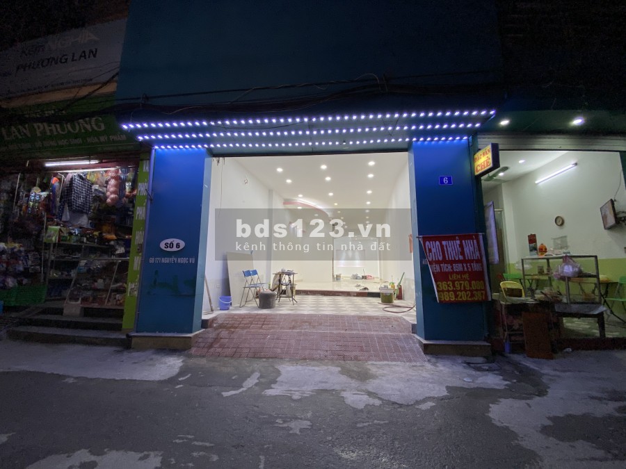 Cho thuê nhà ở Cầu giấy diện tích 85m2 sạch đẹp, 5 tầng đúc bê tông thép