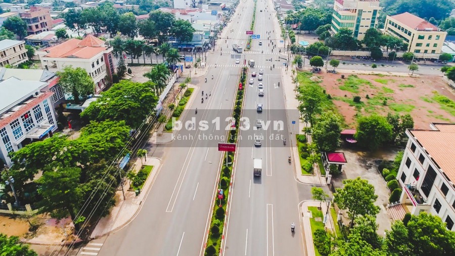 Tôi muốn bán 2 sào đất 2500m2,leièn kề kcn lớn Becamx, shr 410 triệu