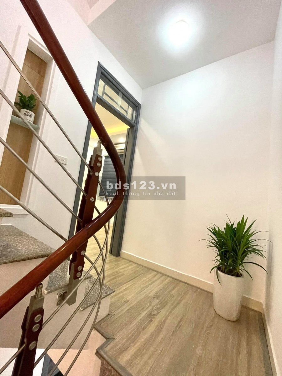 Vị trí đỉnh gần mặt ngõ 211 Khương Trung, Mặt tiền 5,5m, dt 33m2, giá 3.55 tỷ lh 0988969368