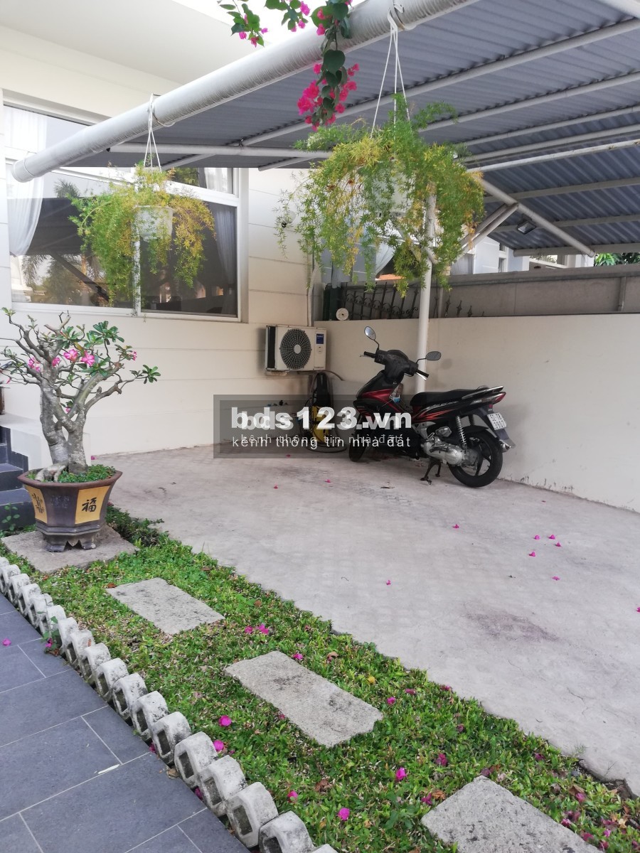 Cho thuê biệt thự Mỹ Tú 3 Phú Mỹ Hưng, dt đất 10x20, dtxd 300m2, 3 tầng
