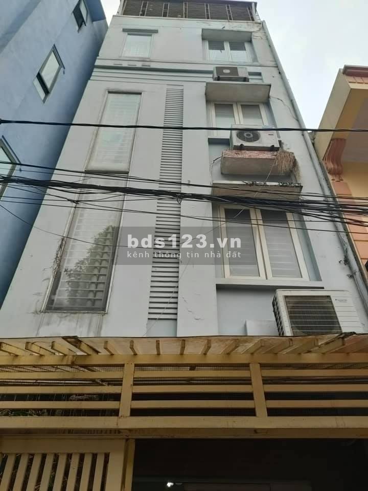 Bán nhà phố Bồ Đề 55m2 tặng nội thất, gần hồ ô tô vào nhà giá nhỉnh 4 tỷ