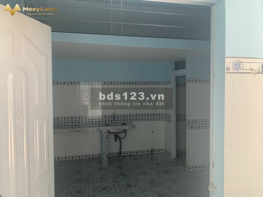 Sang lại dãy nhà trọ đơn 10 phòng 1 kiot thu nhập 15 triệu/ tháng diện tích 200m2 ở sát cạnh kcn, chợ luôn