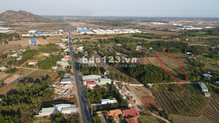 Đất nền cách khu công nghiệp 500m, thổ cư full, lh 0908766072, giá 7 triệu/m2