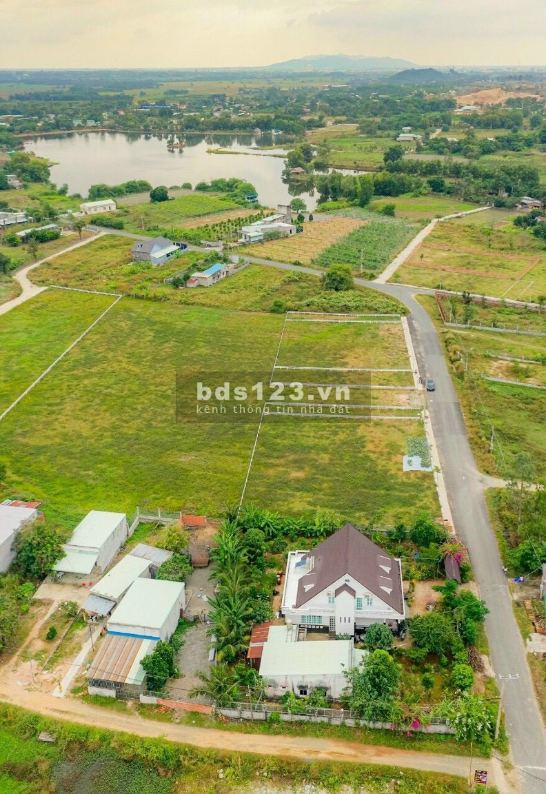 2,8tr/m Đất Châu Pha, thị xã Phú Mỹ. Lưng tựa núi Dinh, mặt hướng hồ Marina