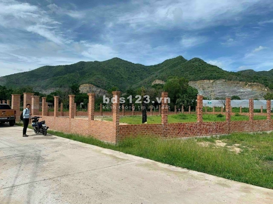 2,8tr/m Đất Châu Pha, thị xã Phú Mỹ. Lưng tựa núi Dinh, mặt hướng hồ Marina