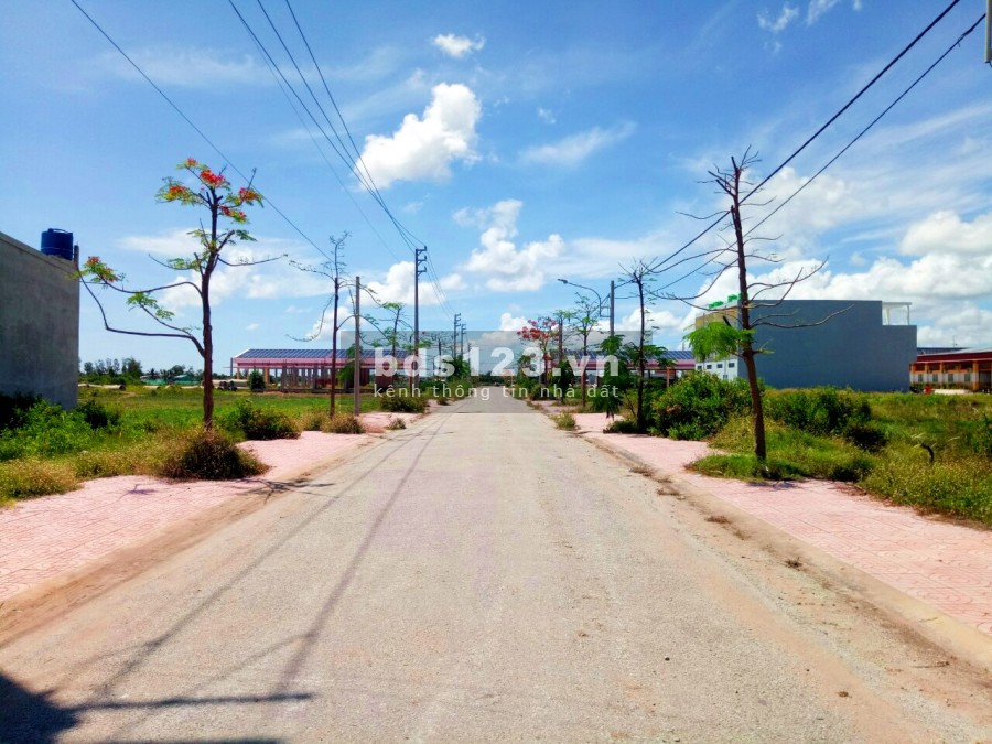 Bến Tre Đất nền đô thị ven biển mặt tiền lộ nhựa dẫn ra KCN giá 13,4tr/m2