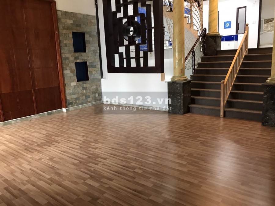 Biệt Thự đường D2, 7x20m, 1 trệt 3 lầu sân thượng, 6 phòng, gara ôtô.