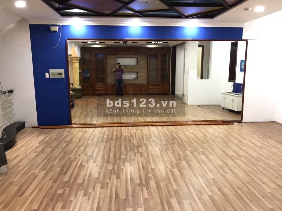 Biệt Thự đường D2, 7x20m, 1 trệt 3 lầu sân thượng, 6 phòng, gara ôtô.