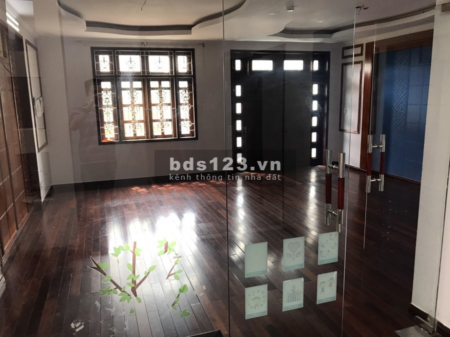 Biệt Thự đường D2, 7x20m, 1 trệt 3 lầu sân thượng, 6 phòng, gara ôtô.