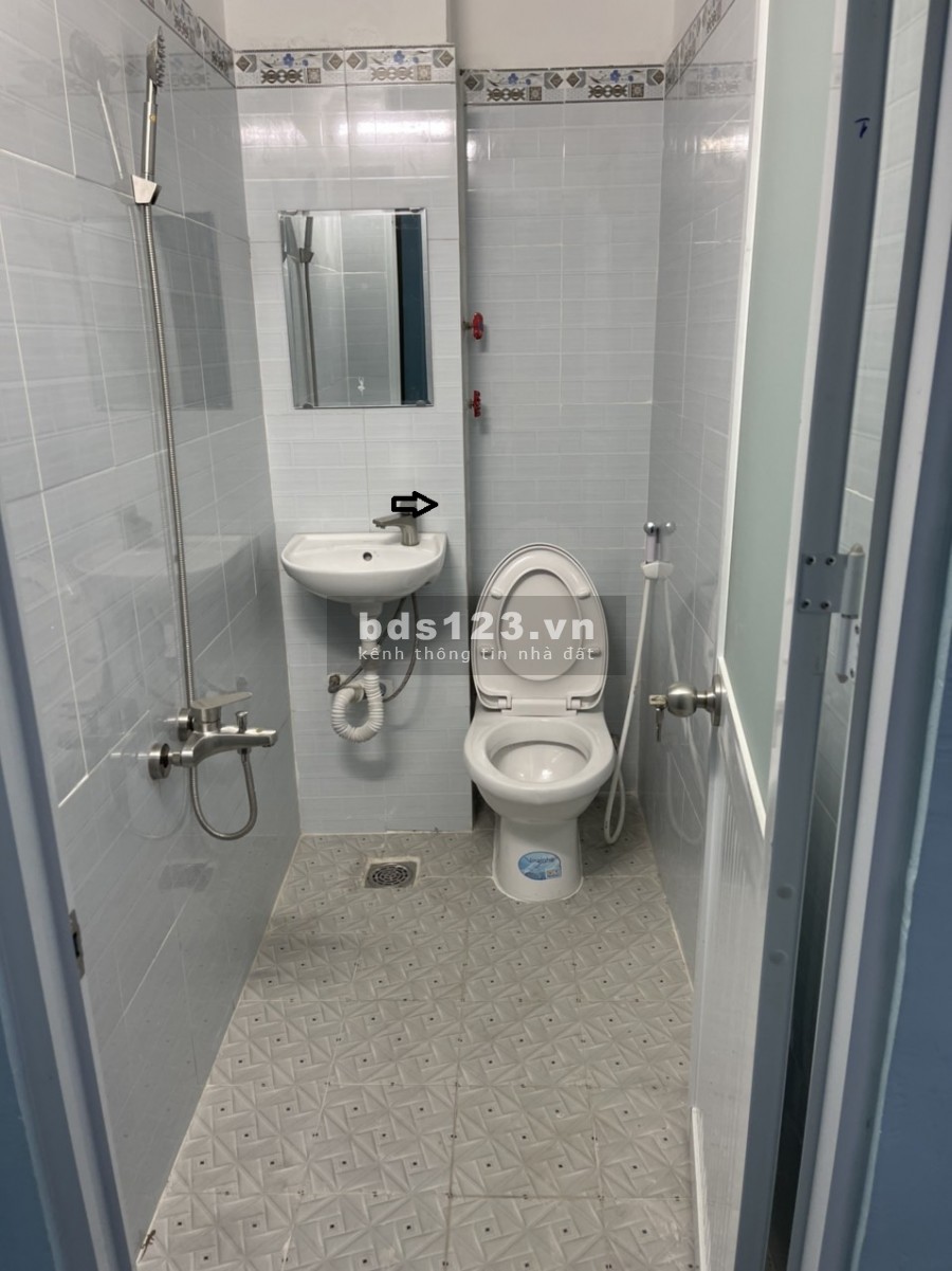 Nhà Lê Thúc Hoạch, 2 lầu, sân thượng, 4 PN, 4 WC, giá 10 triệu