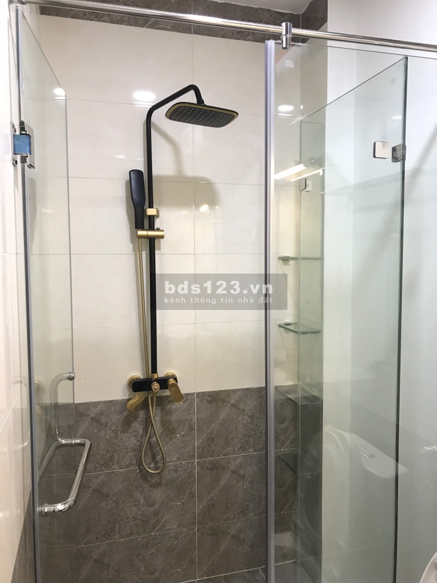 Bán nhà ô tô gần 72 Dương Quảng Hàm, thông ngõ 68 Cầu Giấy, nhà đẹp nhỉnh 5 tỷ