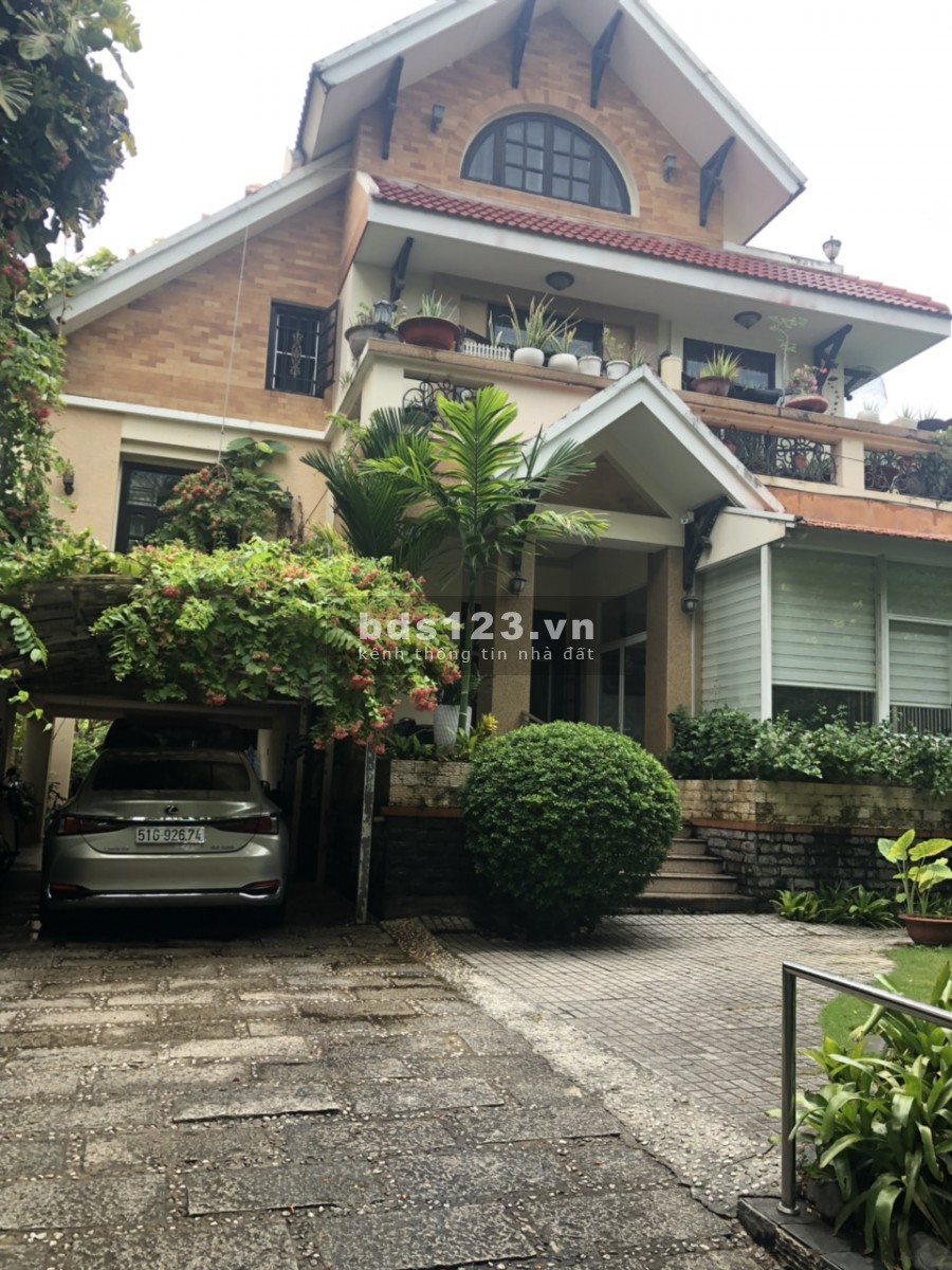 Cho thuê Villa hồ bơi sân vườn, gara trệt 2 lầu 5PN 6wc nội thất cao cấp