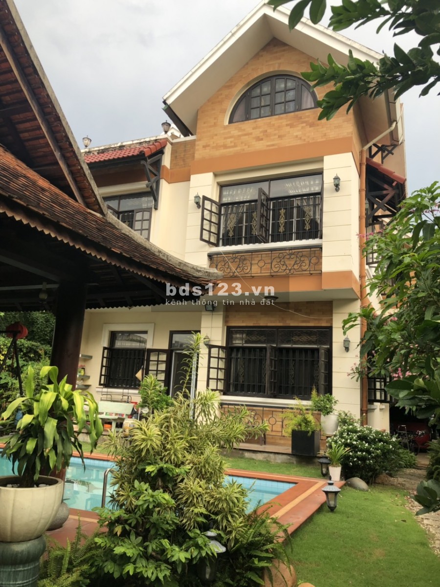 Cho thuê Villa hồ bơi sân vườn, gara trệt 2 lầu 5PN 6wc nội thất cao cấp