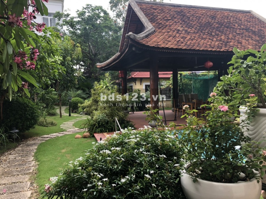 Cho thuê Villa hồ bơi sân vườn, gara trệt 2 lầu 5PN 6wc nội thất cao cấp