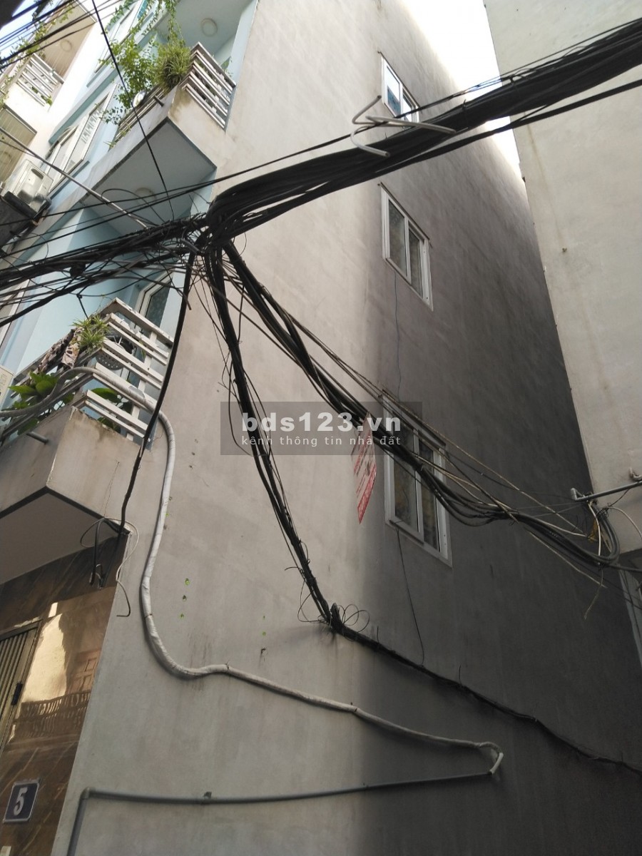 Bán nhà Nam Dư diện tích 32m2 x 5 tầng, giá 2.7 tỷ, thương lượng mạnh